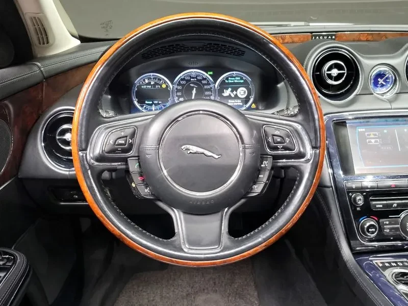 Jaguar Xj 3.0D, снимка 13 - Автомобили и джипове - 54454378