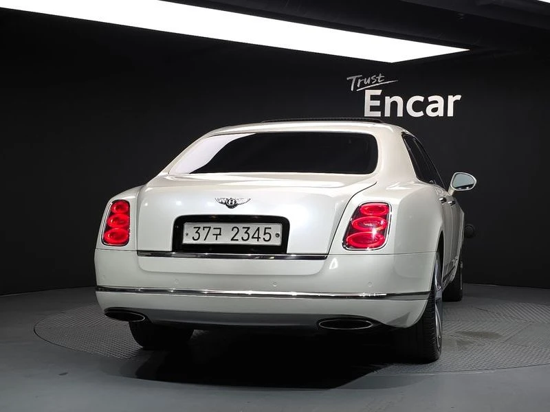 Bentley Mulsanne SOFT CLOSE* ЕЛ. БАГАЖНИК* МАСАЖ* ЛЮК* КРАЙНА ЦЕНА, снимка 4 - Автомобили и джипове - 55727818