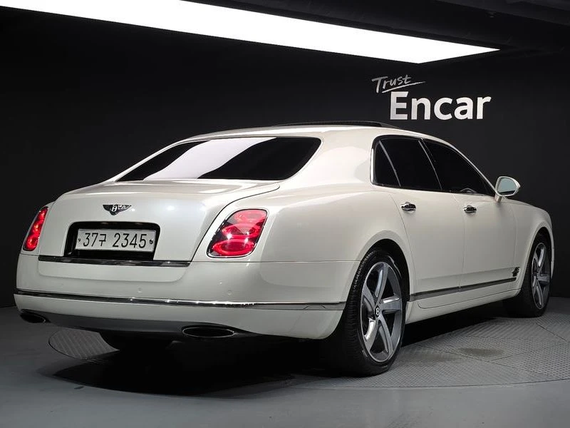 Bentley Mulsanne SOFT CLOSE* ЕЛ. БАГАЖНИК* МАСАЖ* ЛЮК* КРАЙНА ЦЕНА, снимка 2 - Автомобили и джипове - 55727818