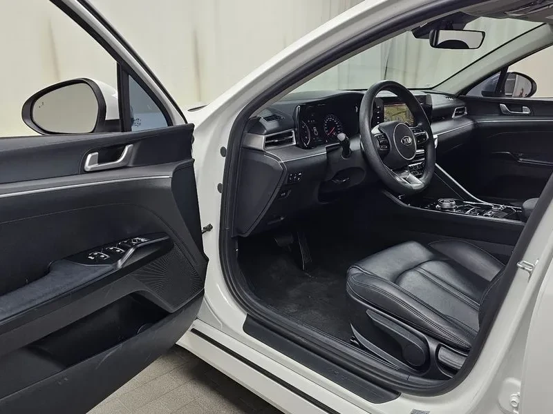 Kia K5 2.0 Trendy, снимка 10 - Автомобили и джипове - 55739336