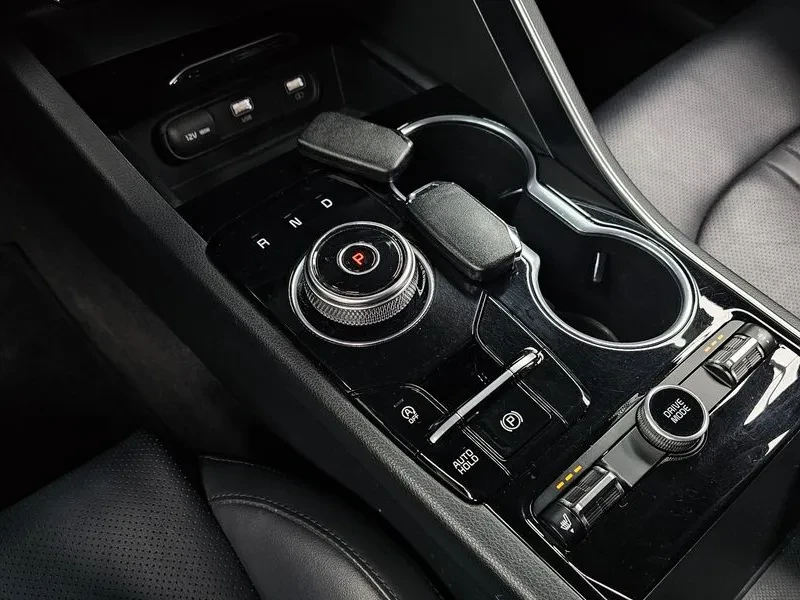 Kia K5 2.0 Trendy, снимка 9 - Автомобили и джипове - 55739336