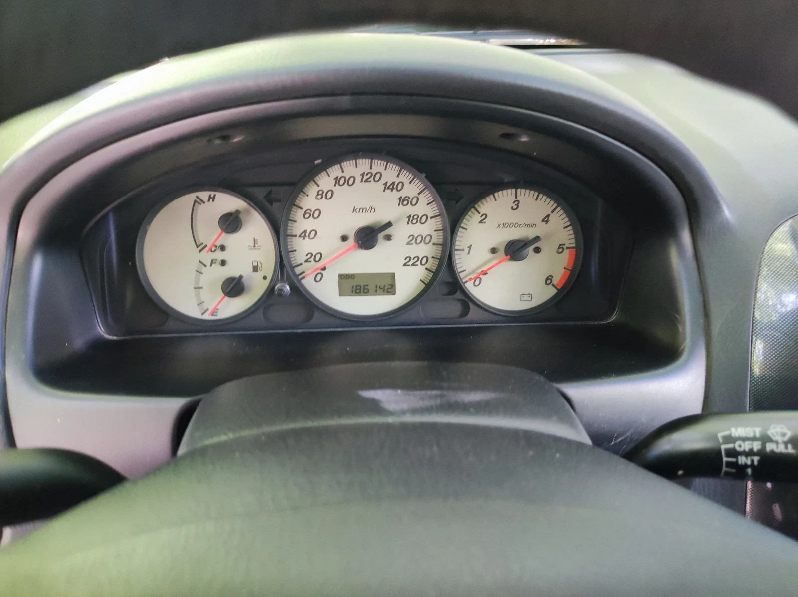 Mazda 323 F, снимка 1