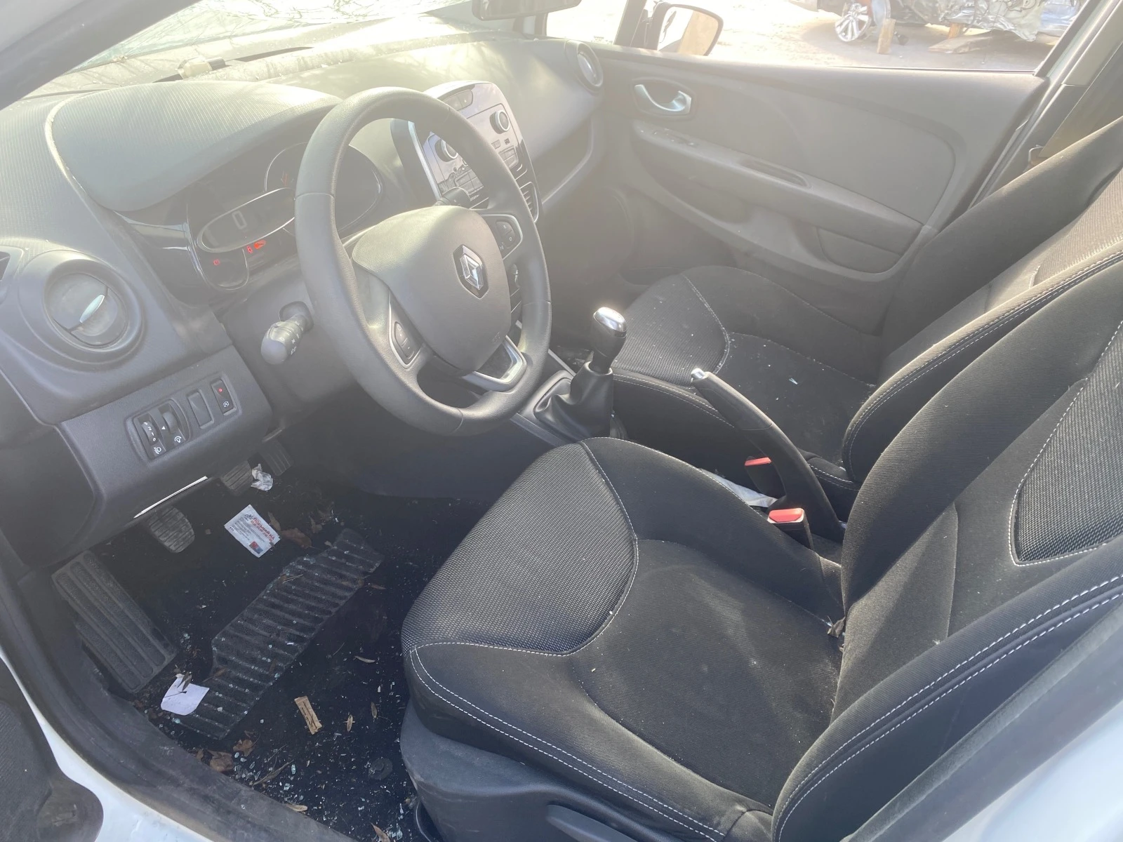 Renault Clio 0.9Tce - изображение 6