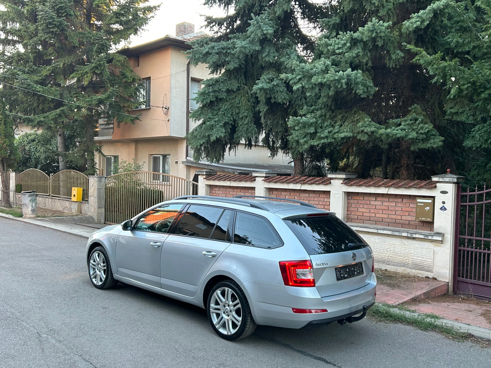 Skoda Octavia 2, 0 AVTOMAT 150K - изображение 6