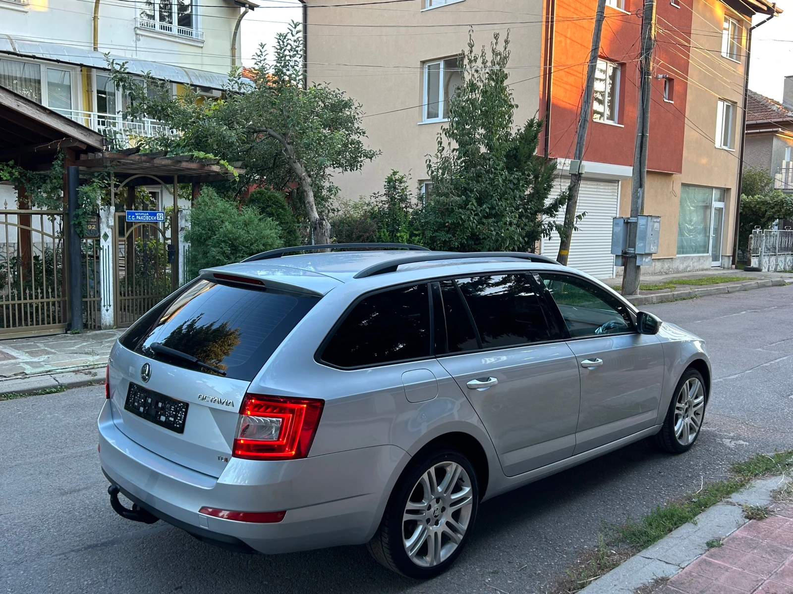 Skoda Octavia 2, 0 AVTOMAT 150K - изображение 4