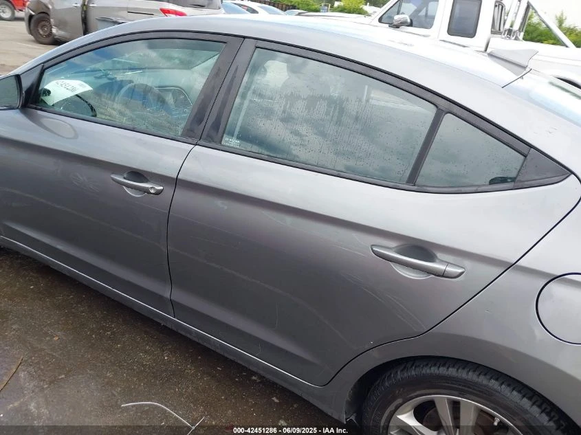 Hyundai Elantra 2.0L I-4 DOHC, VVT, 147HP Front Wheel Drive - изображение 6