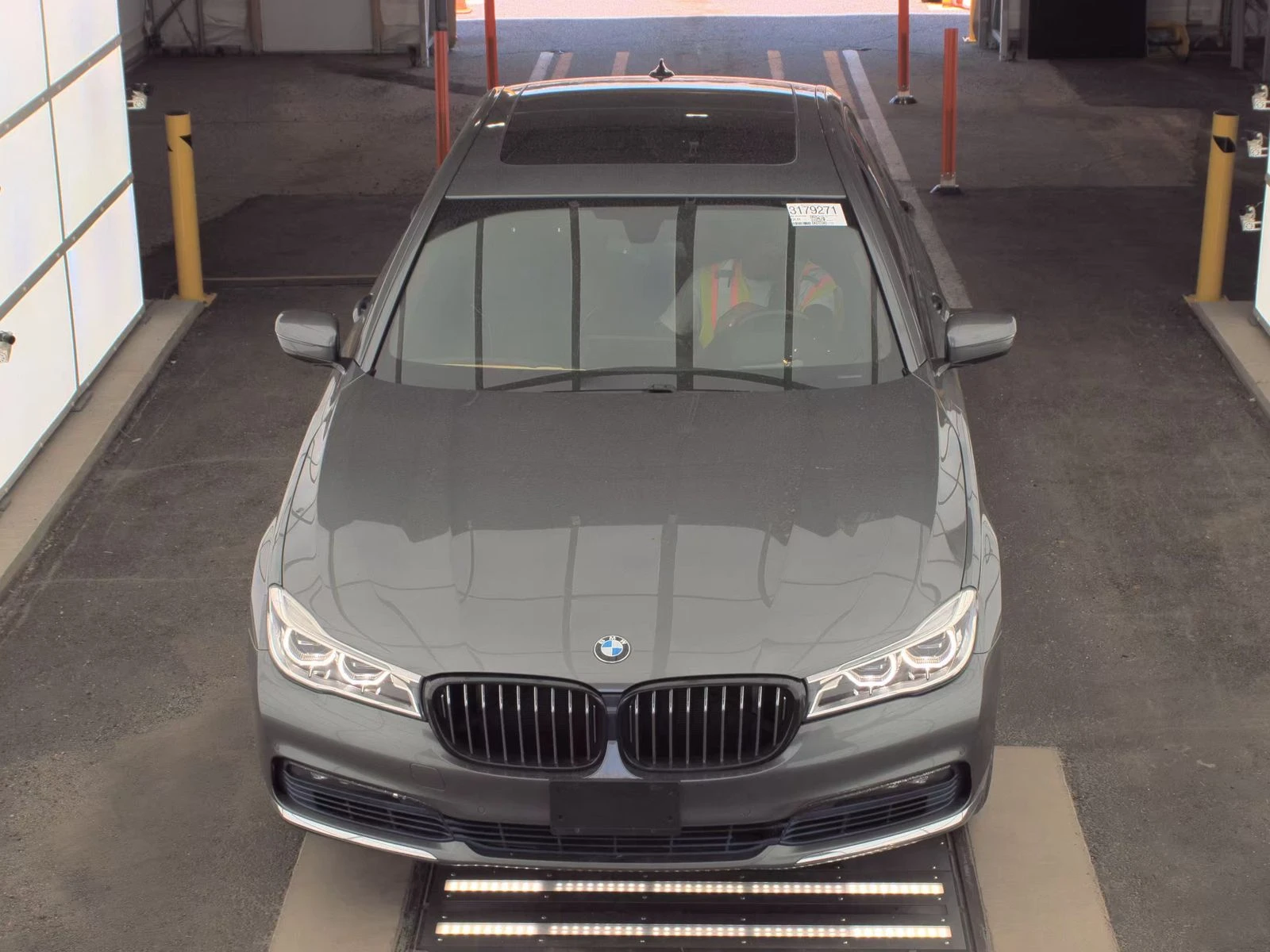 BMW 750 XDRIVE* ДИГИТАЛНО* ТАБЛО* ХЕДЪП* ОБДУХВАНЕ* МАСАЖ* - изображение 5