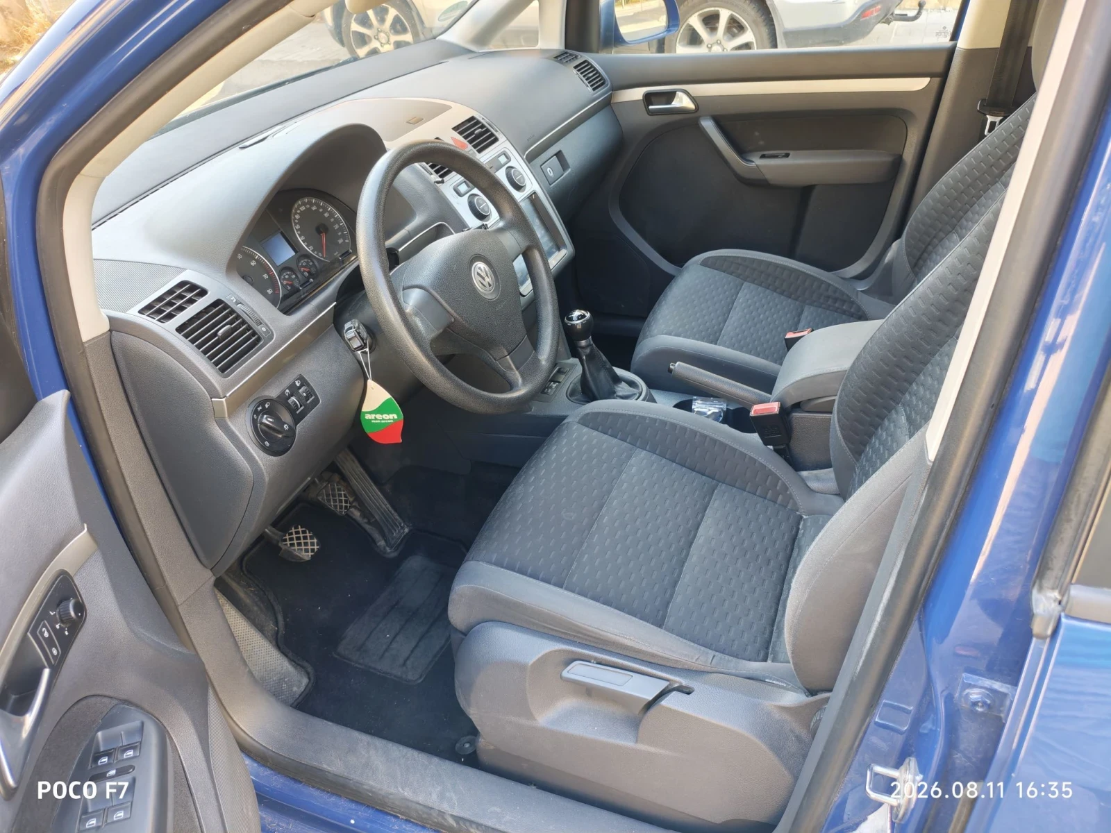 VW Touran 2.0, снимка 7 - Автомобили и джипове - 54952202