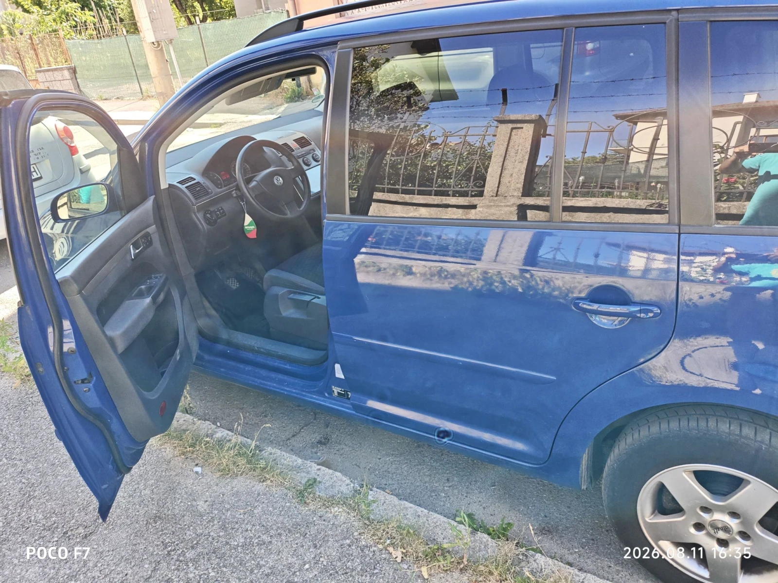 VW Touran 2.0, снимка 9 - Автомобили и джипове - 54952202