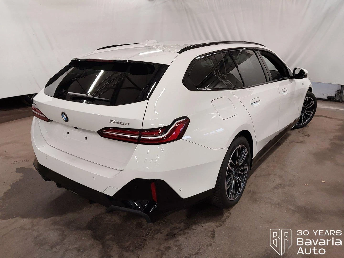 BMW 540 d xDrive Touring M Sport Paket Steptronic - изображение 3