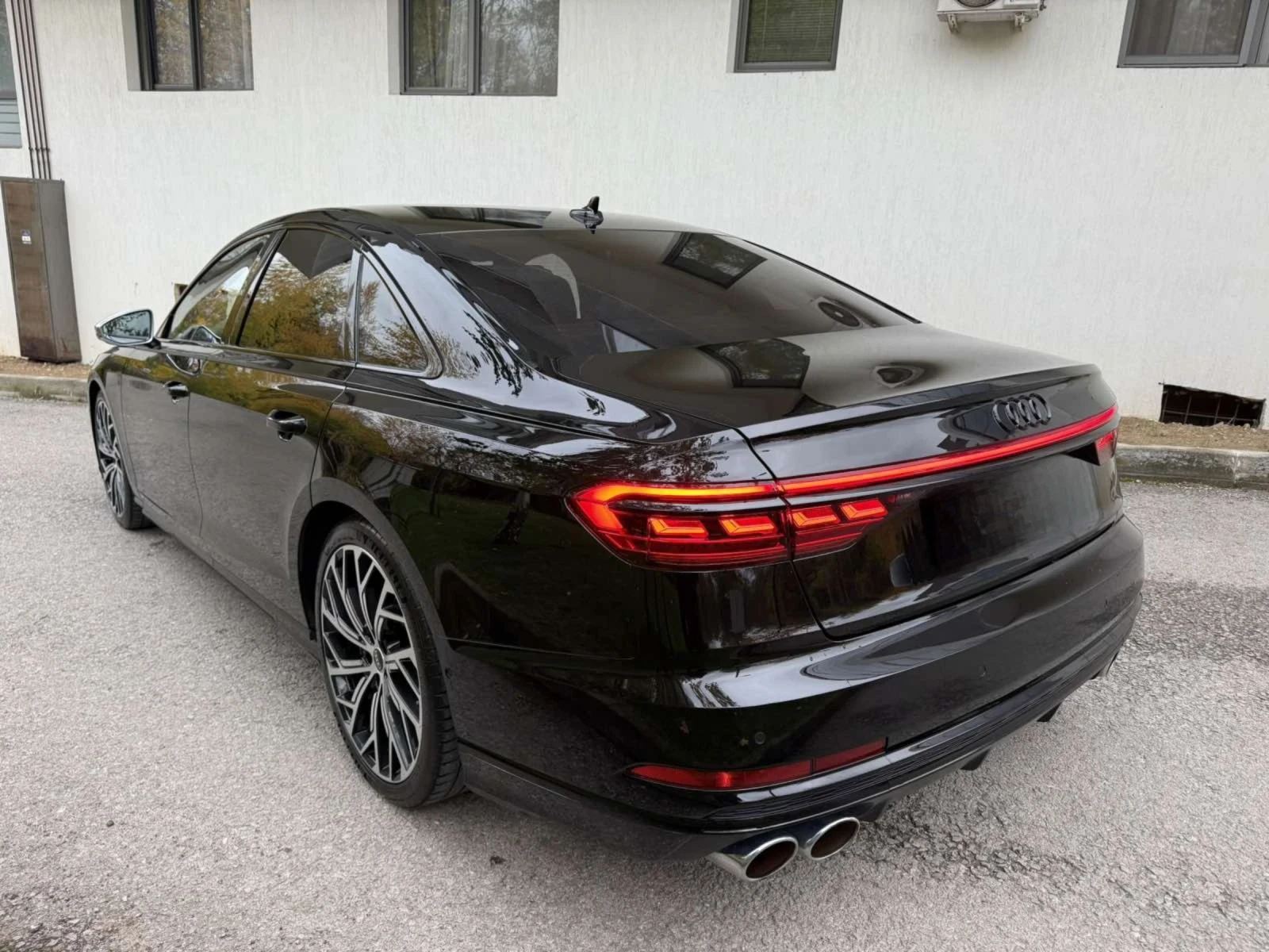 Audi S8 4.0TFSI / CERAMIC BRAKES / 68000км - изображение 5