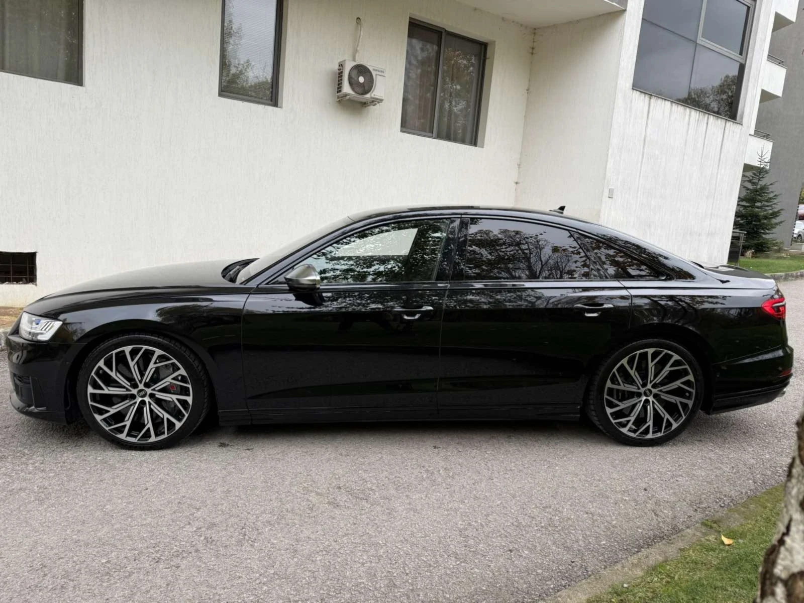 Audi S8 4.0TFSI / CERAMIC BRAKES / 68000км - изображение 4