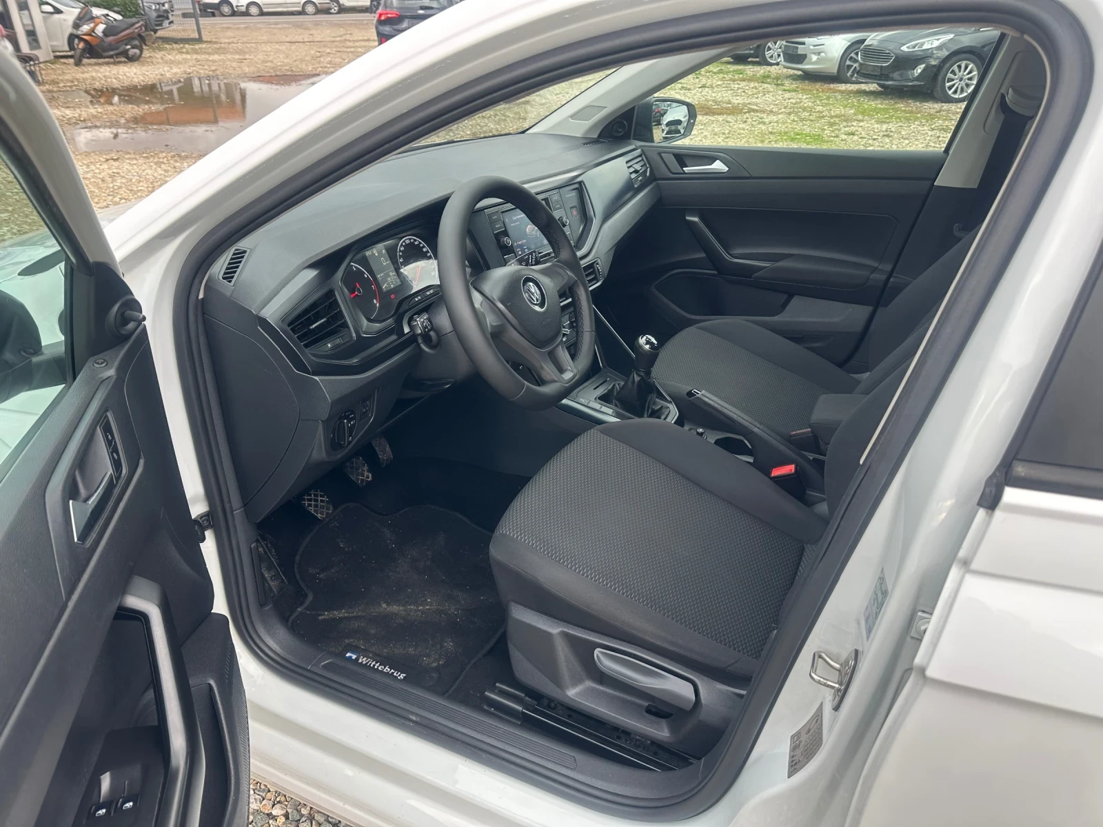 VW Polo 1, 0 MPI Trendline - изображение 7