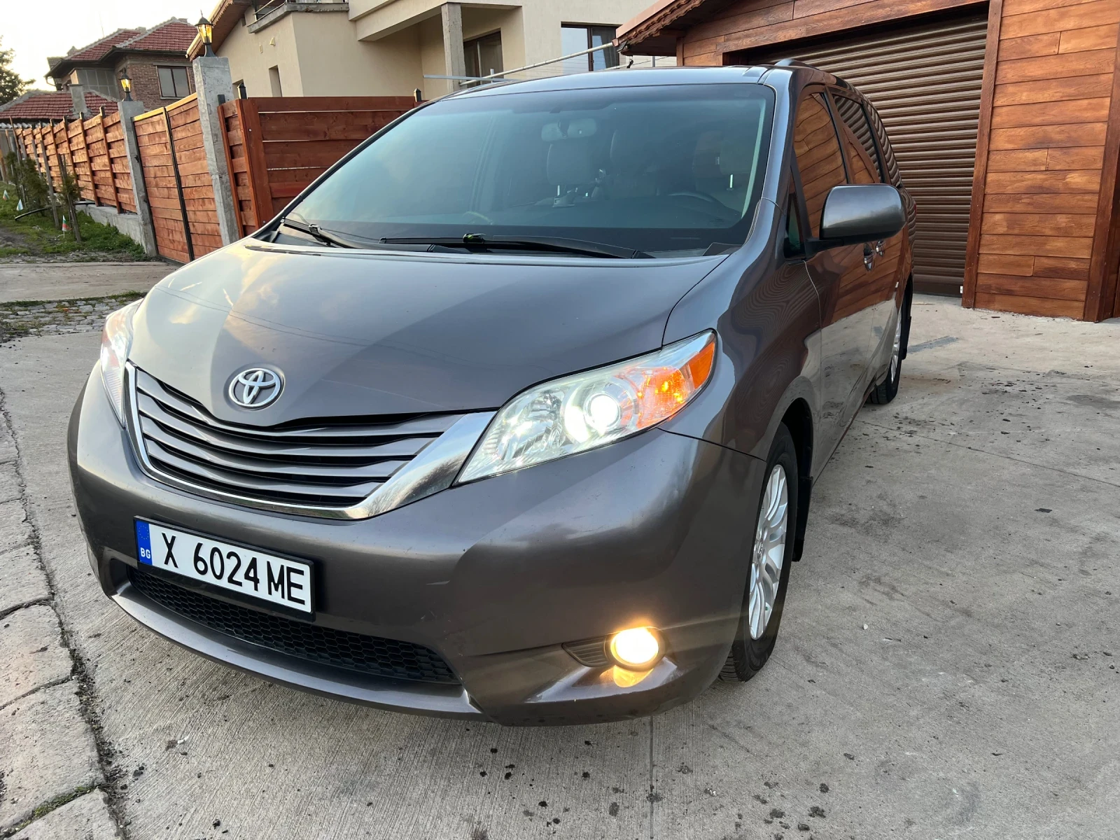 Toyota Sienna XLE