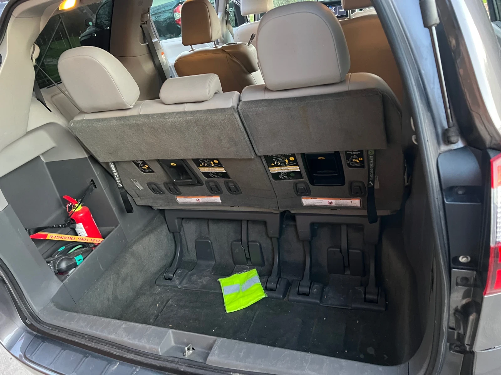 Toyota Sienna XLE, снимка 8 - Автомобили и джипове - 53761940