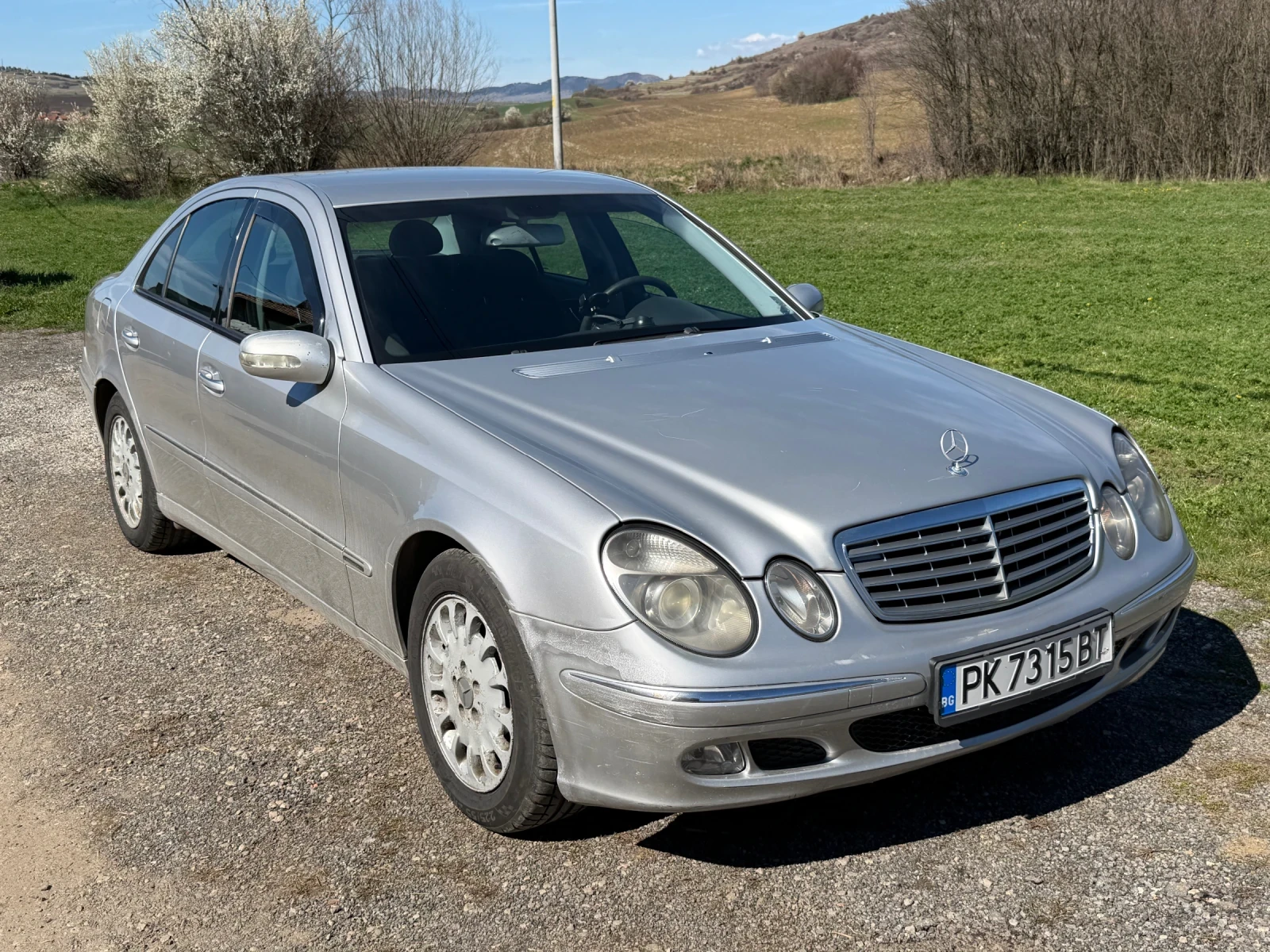 Mercedes-Benz E 220 Elegance, снимка 3 - Автомобили и джипове - 54114409