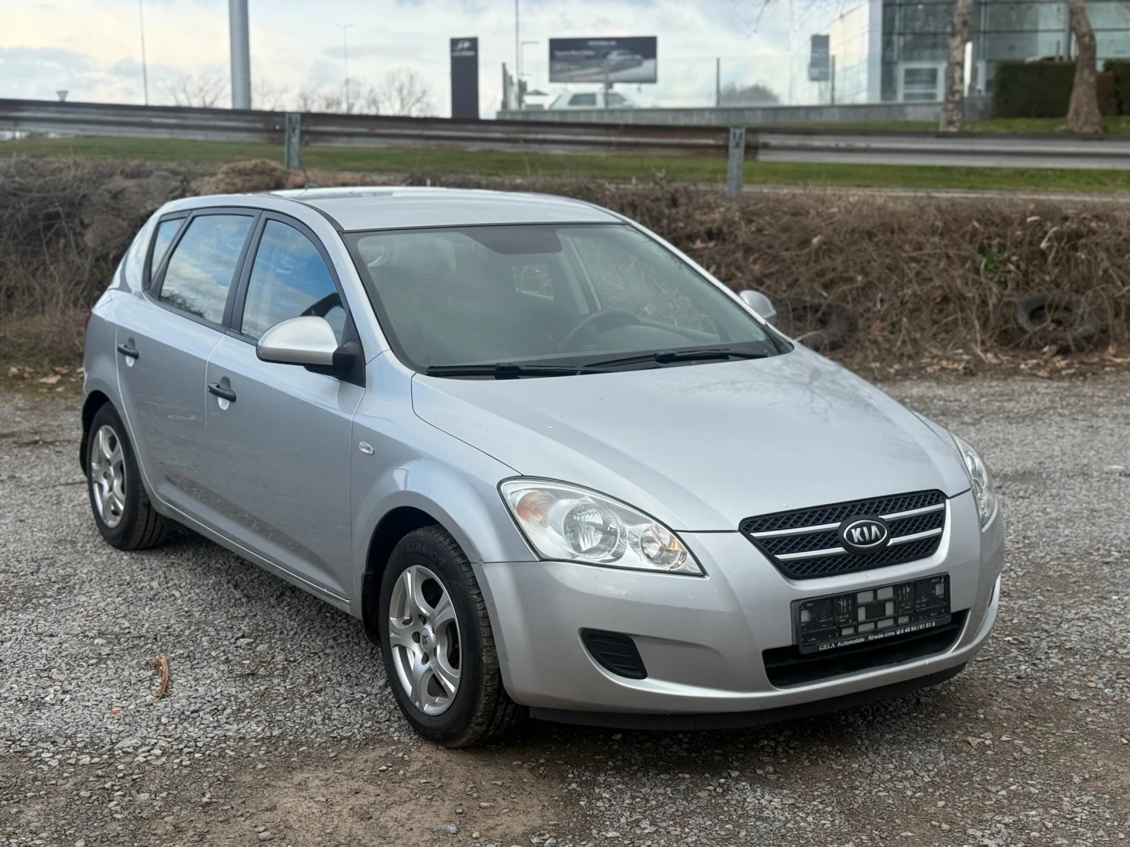 Kia Ceed 1.4 бензин/нови гуми/работещ климатик