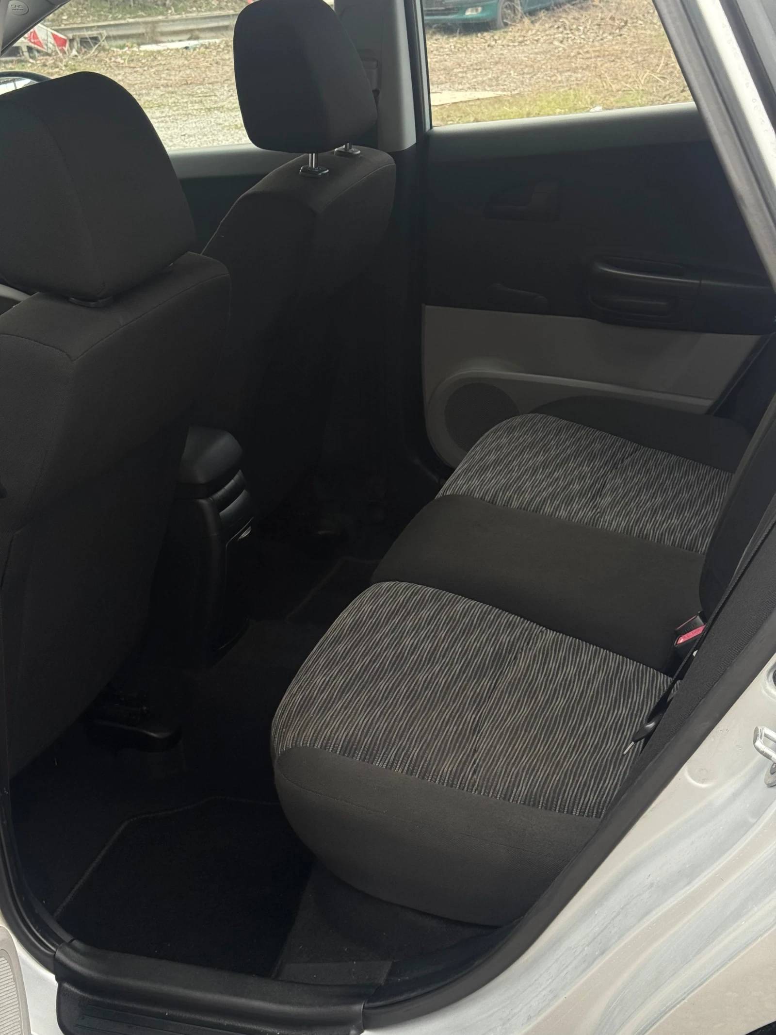 Kia Ceed 1.4 бензин/нови гуми/работещ климатик, снимка 8 - Автомобили и джипове - 54853652