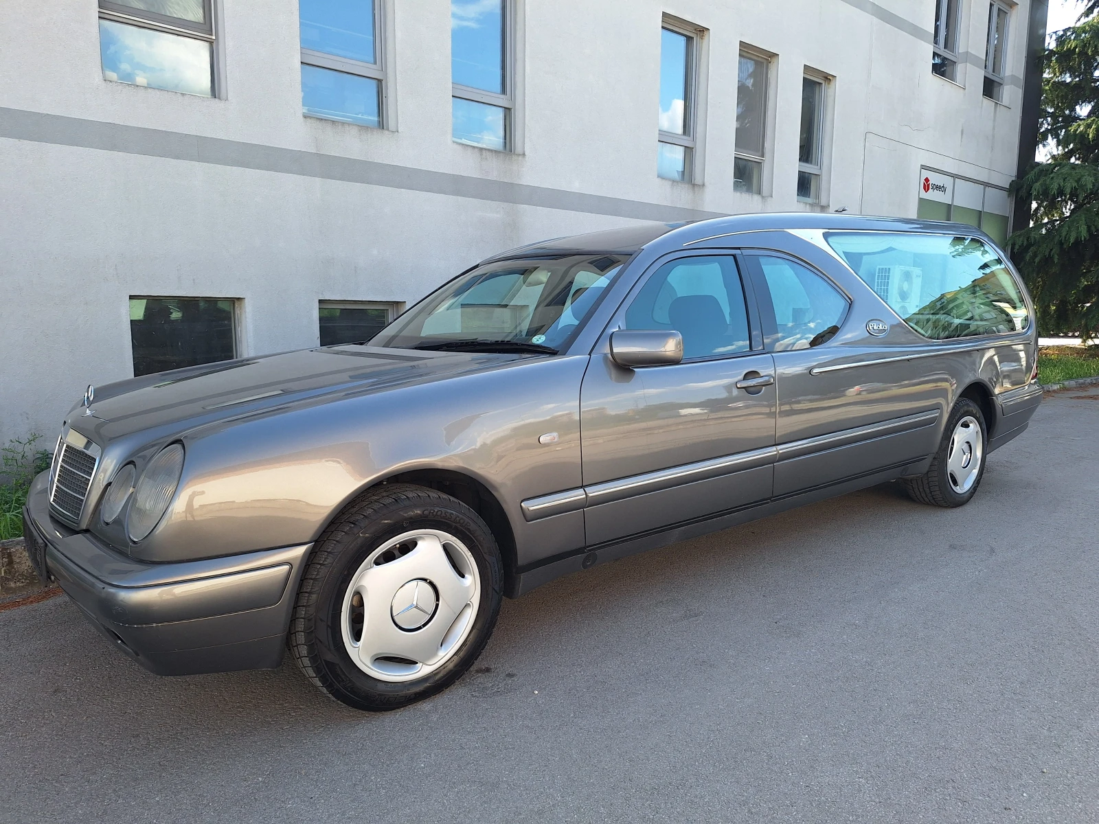 Mercedes-Benz E 290 2.9cdi 129kc, снимка 3 - Автомобили и джипове - 54703344