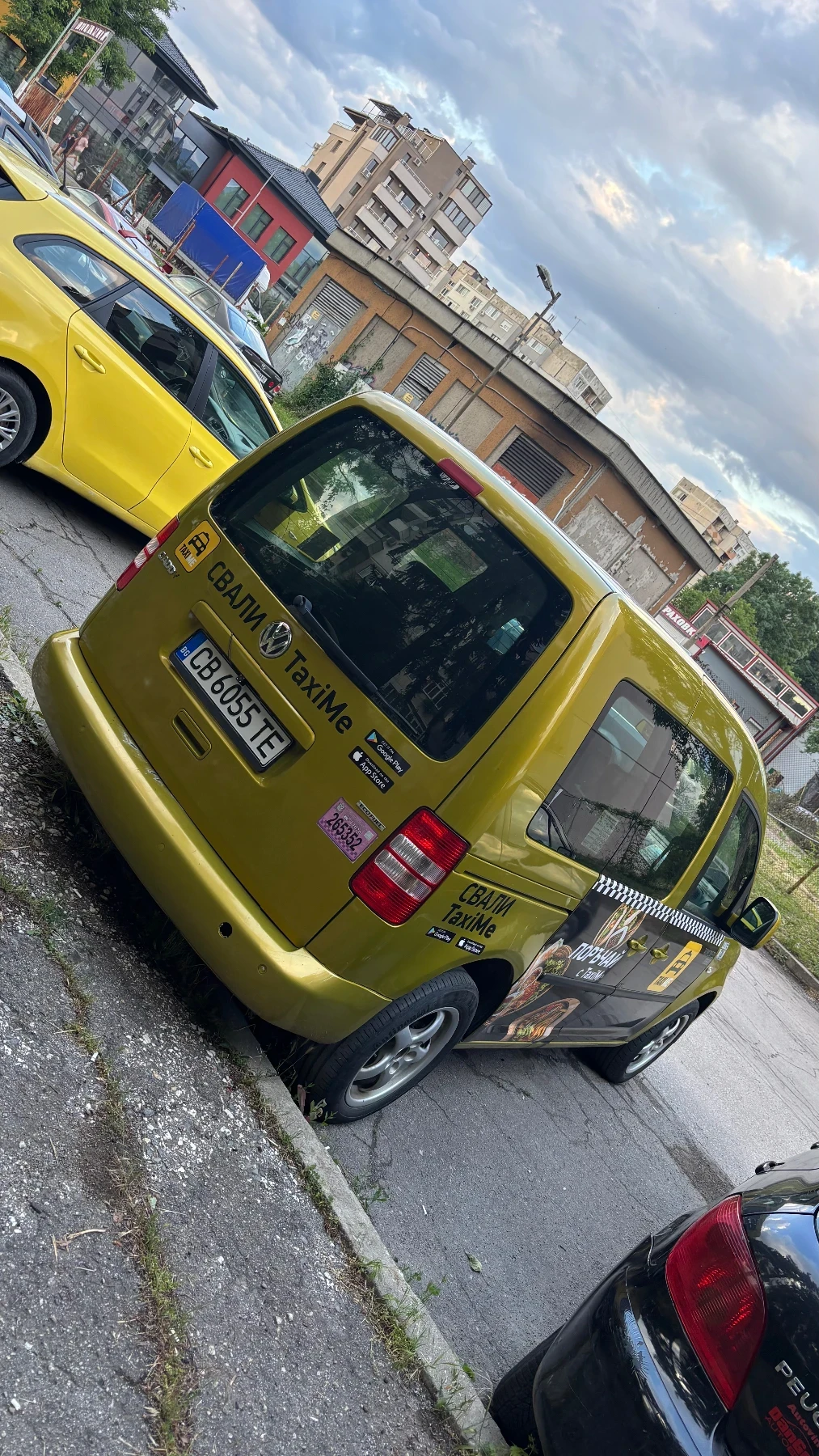VW Caddy, снимка 4 - Автомобили и джипове - 54757640