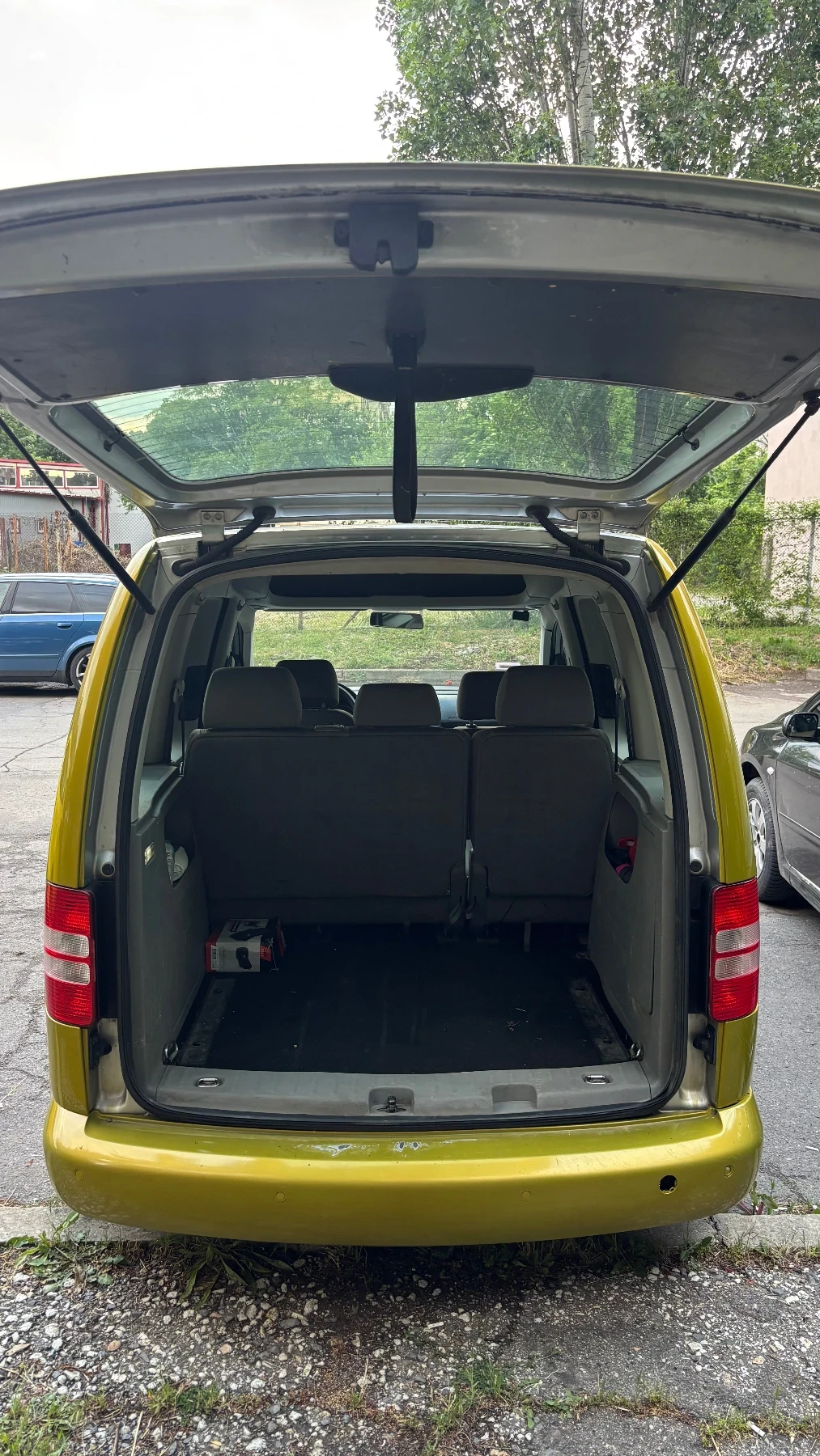 VW Caddy, снимка 7 - Автомобили и джипове - 54757640