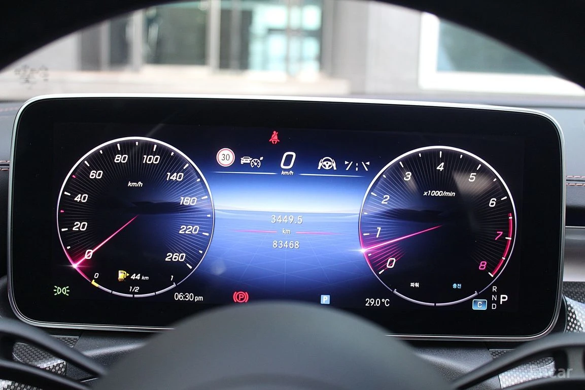 Mercedes-Benz C 300 AMG* LINE* 4MATIC* ОБДУХВАНЕ* ХЕДЪП* 360КАМЕРА* , снимка 14 - Автомобили и джипове - 55076225
