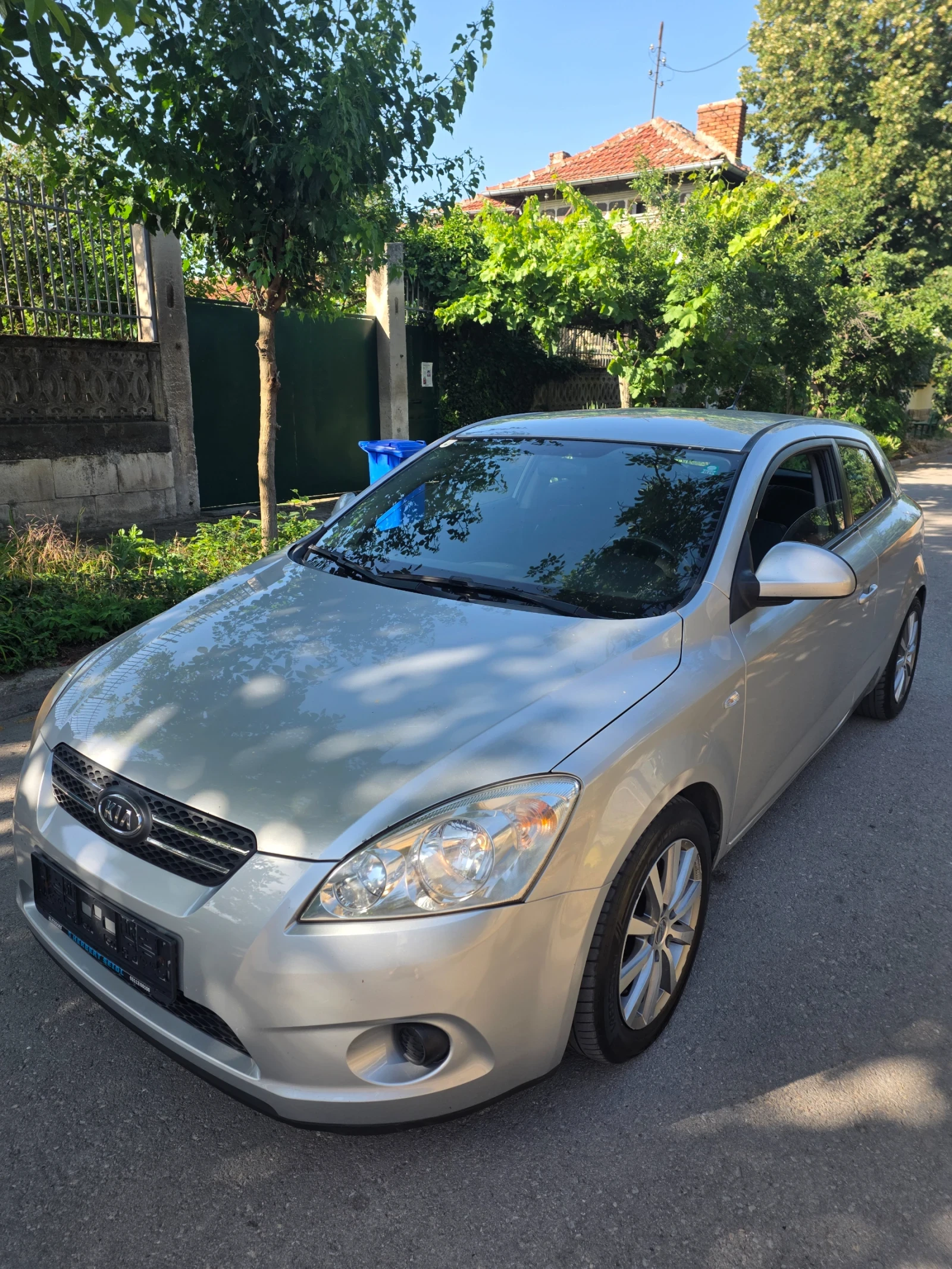 Kia Ceed 1.6CRDI, снимка 2 - Автомобили и джипове - 55079917