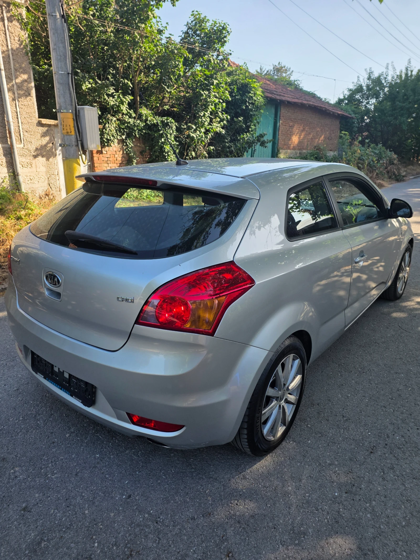 Kia Ceed 1.6CRDI, снимка 3 - Автомобили и джипове - 55079917