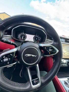 Jaguar F-PACE * SVR * 2 КЛЮЧА* PANO* KEYLESS* ПОДГРЕВ* , снимка 17