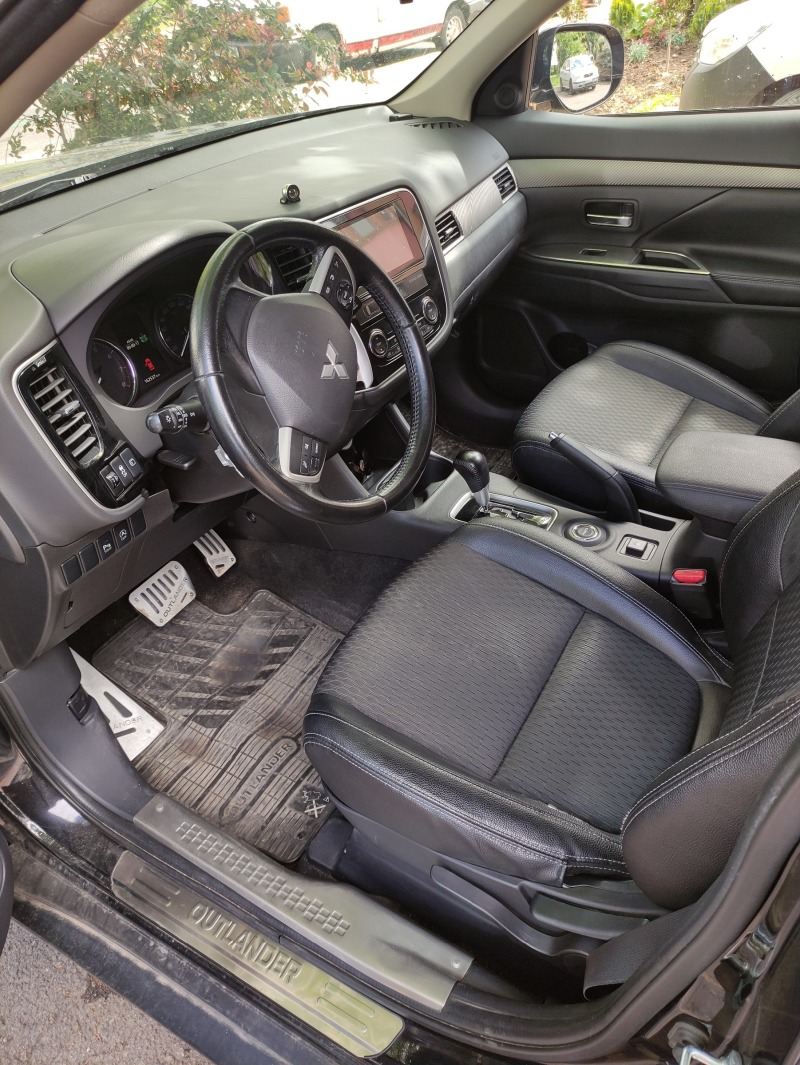 Mitsubishi Outlander 2.0 LPG 4WD, снимка 5 - Автомобили и джипове - 46269357