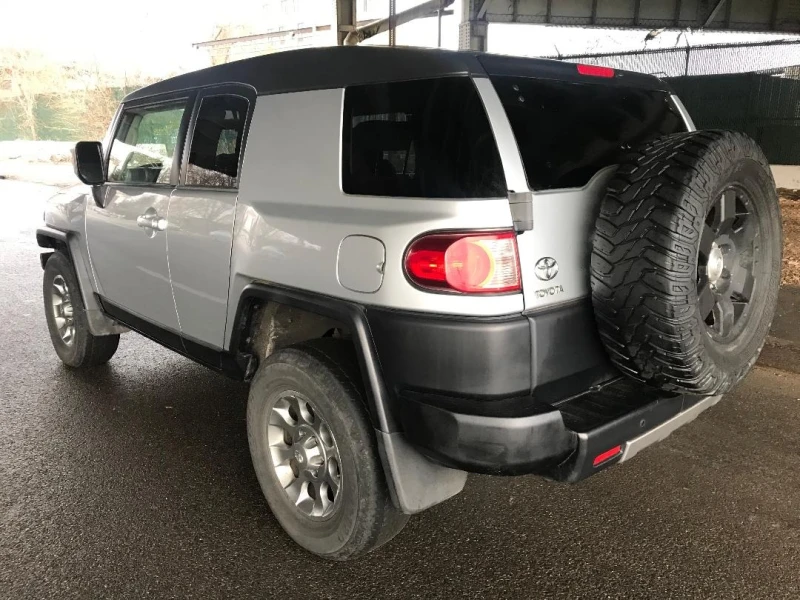 Toyota Fj cruiser Крайна Цена 33500лв до София, снимка 7 - Автомобили и джипове - 48620343