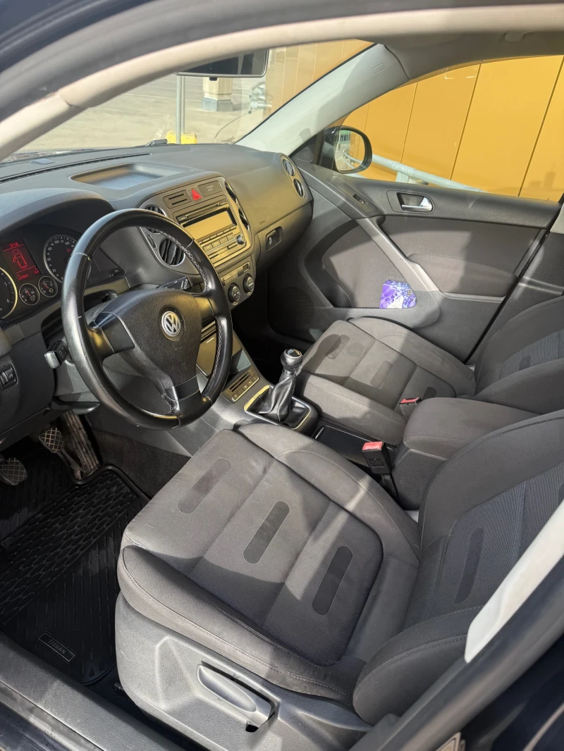 VW Tiguan, снимка 7 - Автомобили и джипове - 52592294