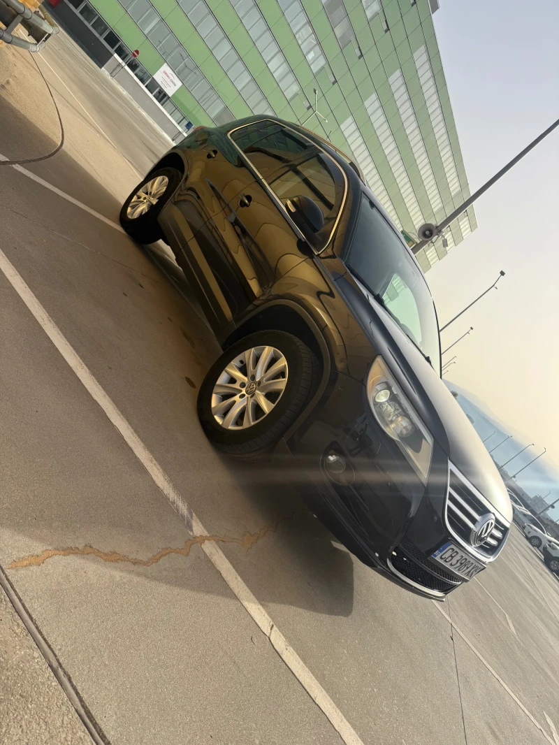 VW Tiguan, снимка 4 - Автомобили и джипове - 52592294