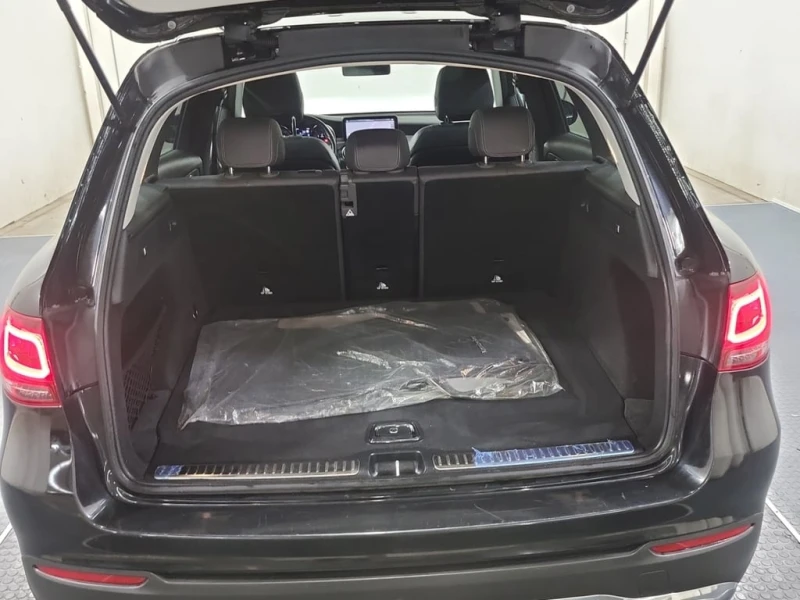 Mercedes-Benz GLC 300 2022 * CARFAX * БЕЗ ПЪРВОНАЧАЛНА ВНОСКА, снимка 16 - Автомобили и джипове - 52951130