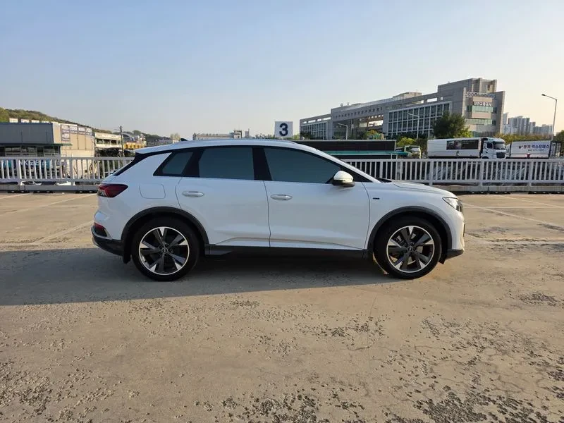 Audi Q4 40 Premium - ���� 30% ����� | Mobile.bg � ����������� 4