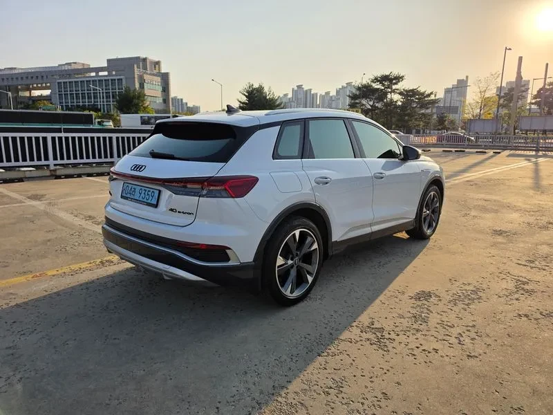 Audi Q4 40 Premium - ���� 30% ����� | Mobile.bg � ����������� 5