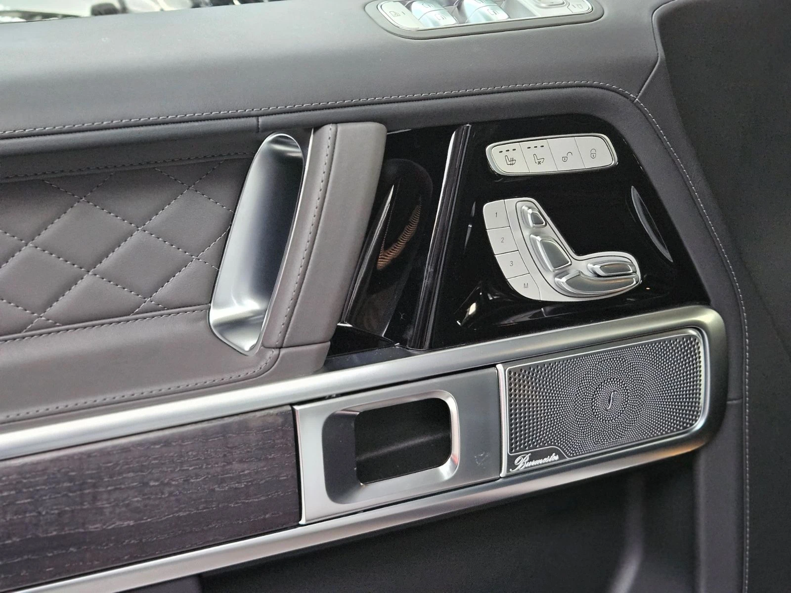 Mercedes-Benz G 63 AMG /FACELIFT/NIGHT/SUPERIOR/MANUFAKTUR/BURM/KEYLESS/  - изображение 7
