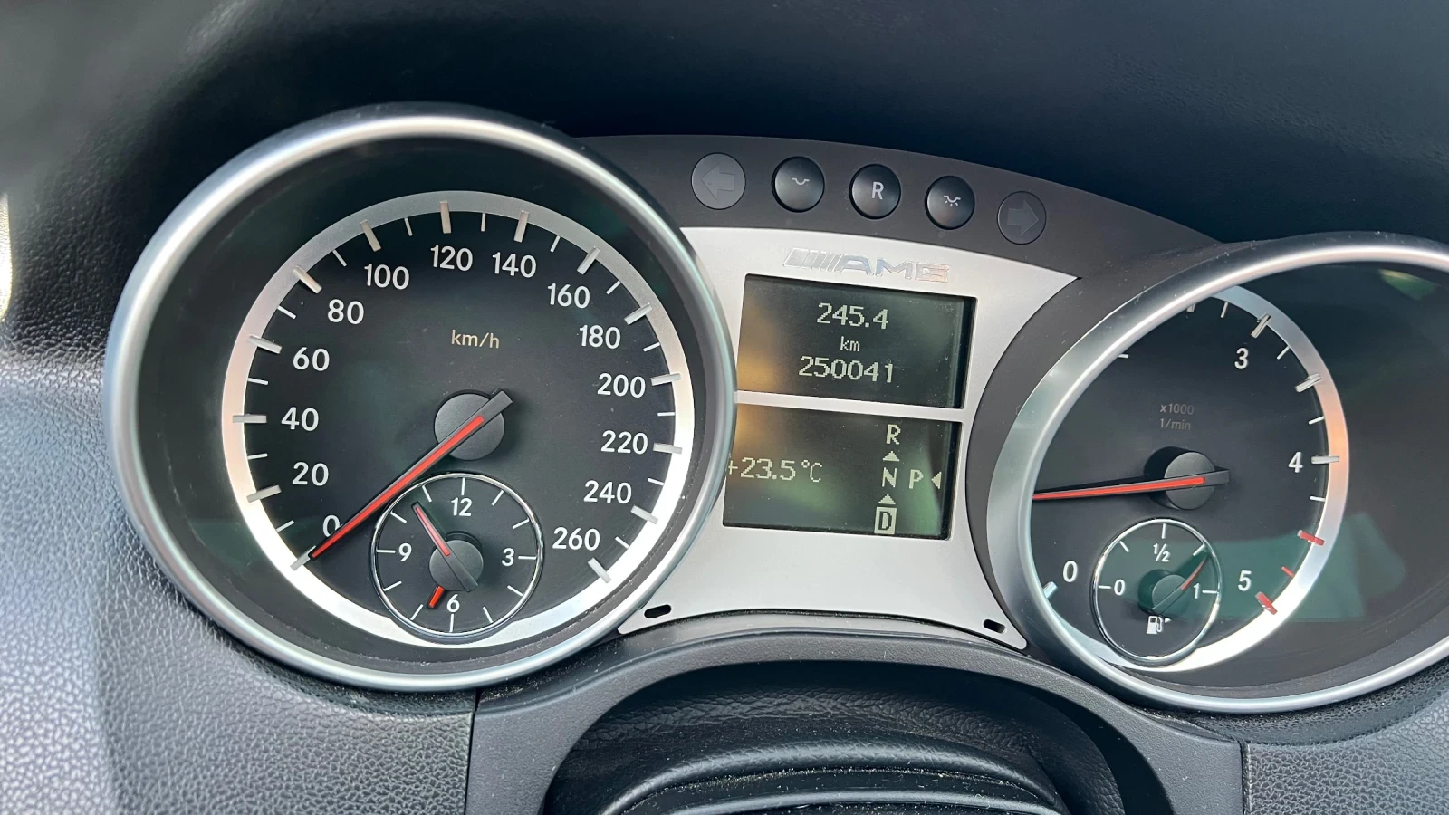 Mercedes-Benz ML 320 6.3 AMG пакет - изображение 6