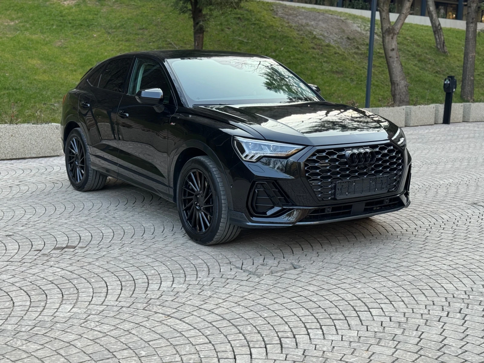 Audi Q3 Sportback 40 tdi S-Line, снимка 2 - Автомобили и джипове - 54024521