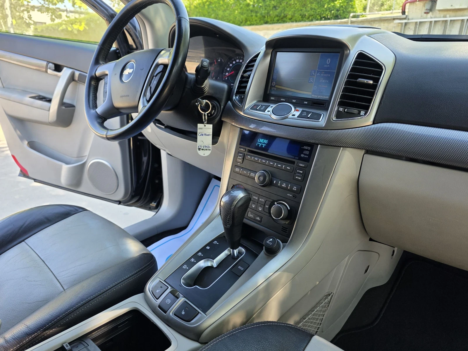 Chevrolet Captiva 2.2-184kc 4х4 6+ 1места  LTZ AT BICOLOR, снимка 15 - Автомобили и джипове - 54438573