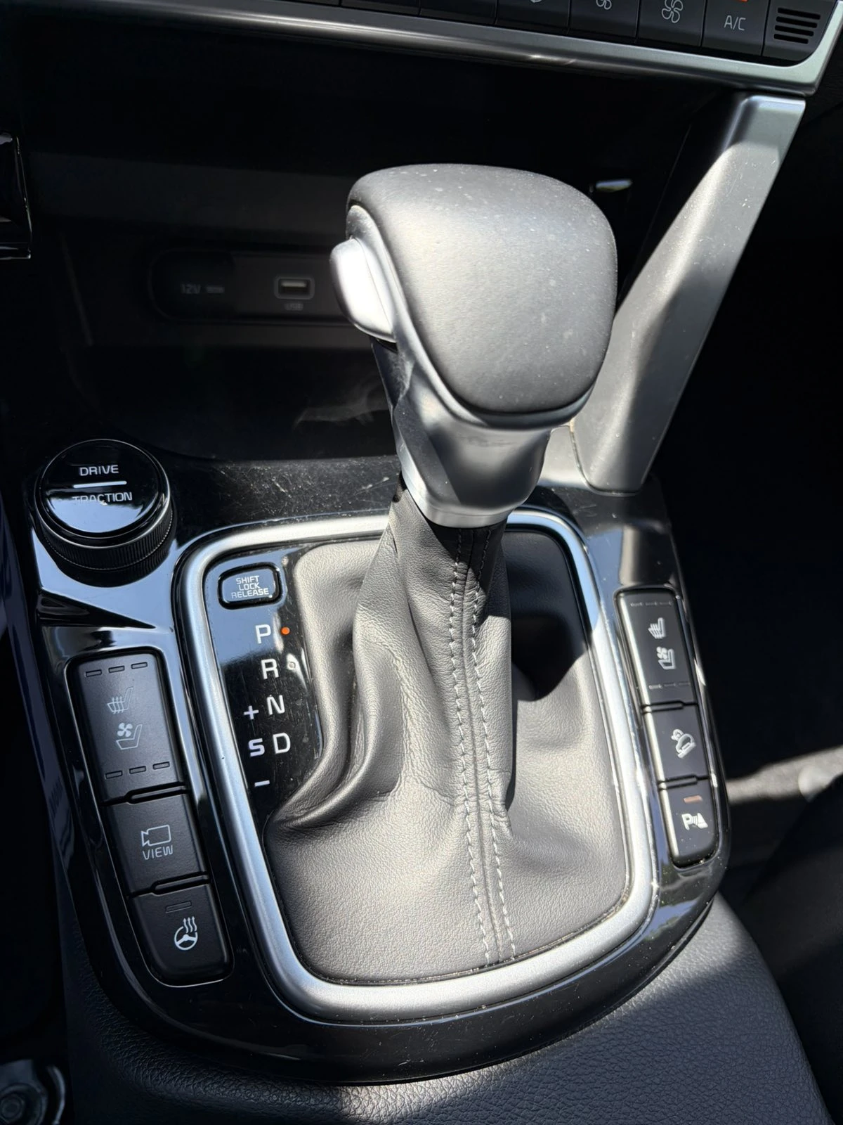 Kia Seltos 1.6 Turbo - Наличен в БГ, снимка 9 - Автомобили и джипове - 54868985