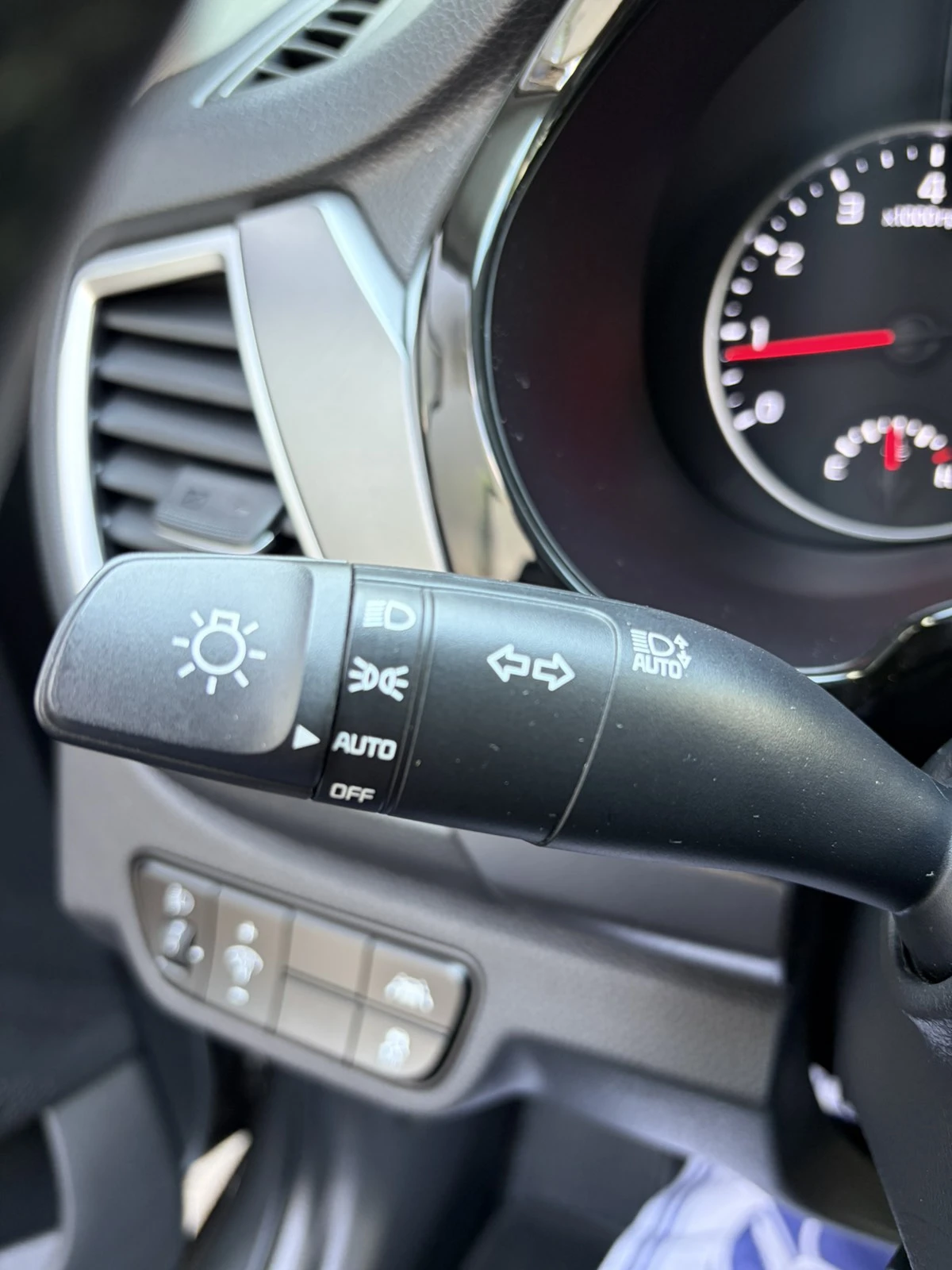 Kia Seltos 1.6 Turbo - Наличен в БГ, снимка 13 - Автомобили и джипове - 54868985