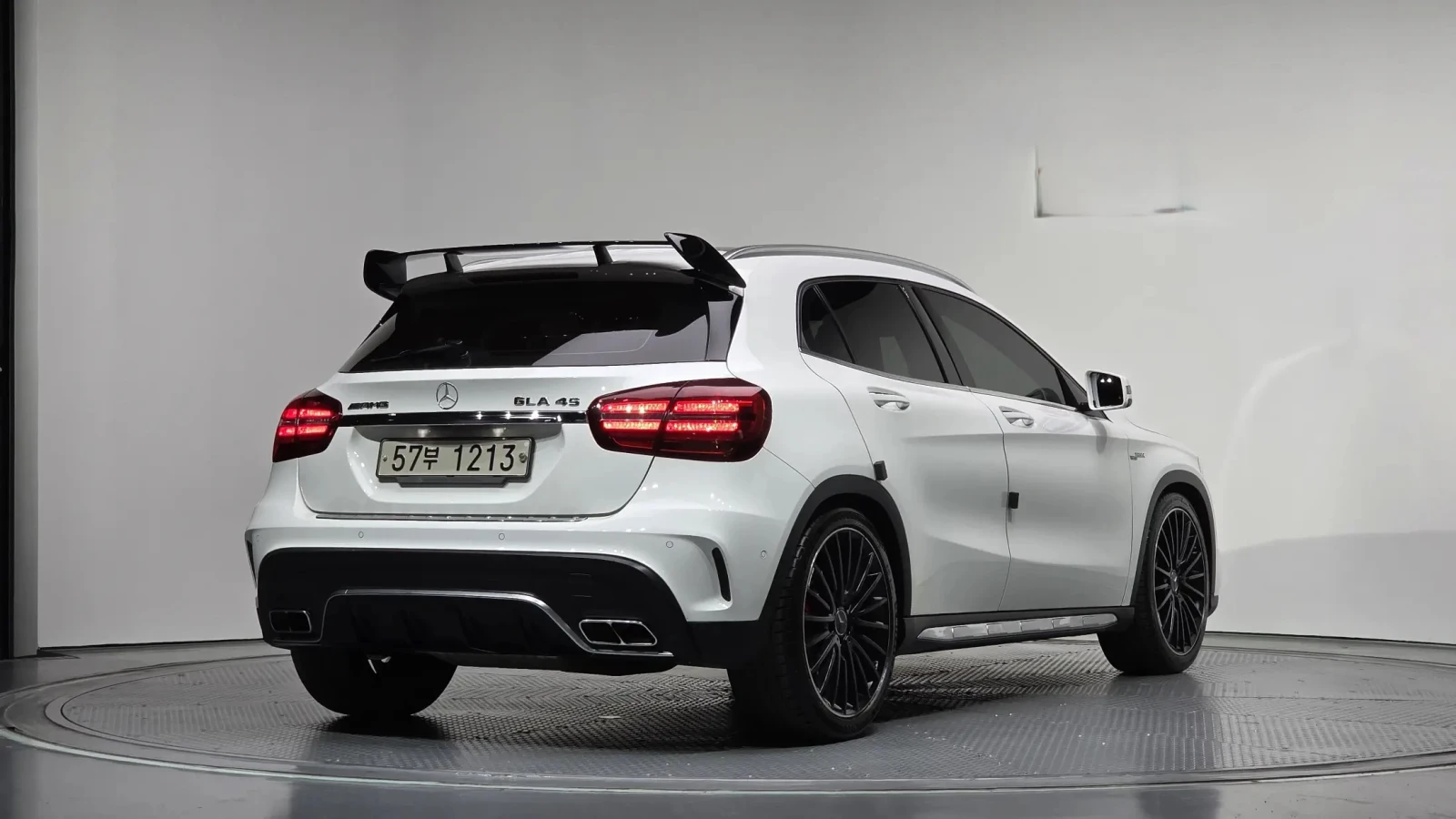 Mercedes-Benz GLA 45 AMG Panorama* , снимка 2 - Автомобили и джипове - 55050860