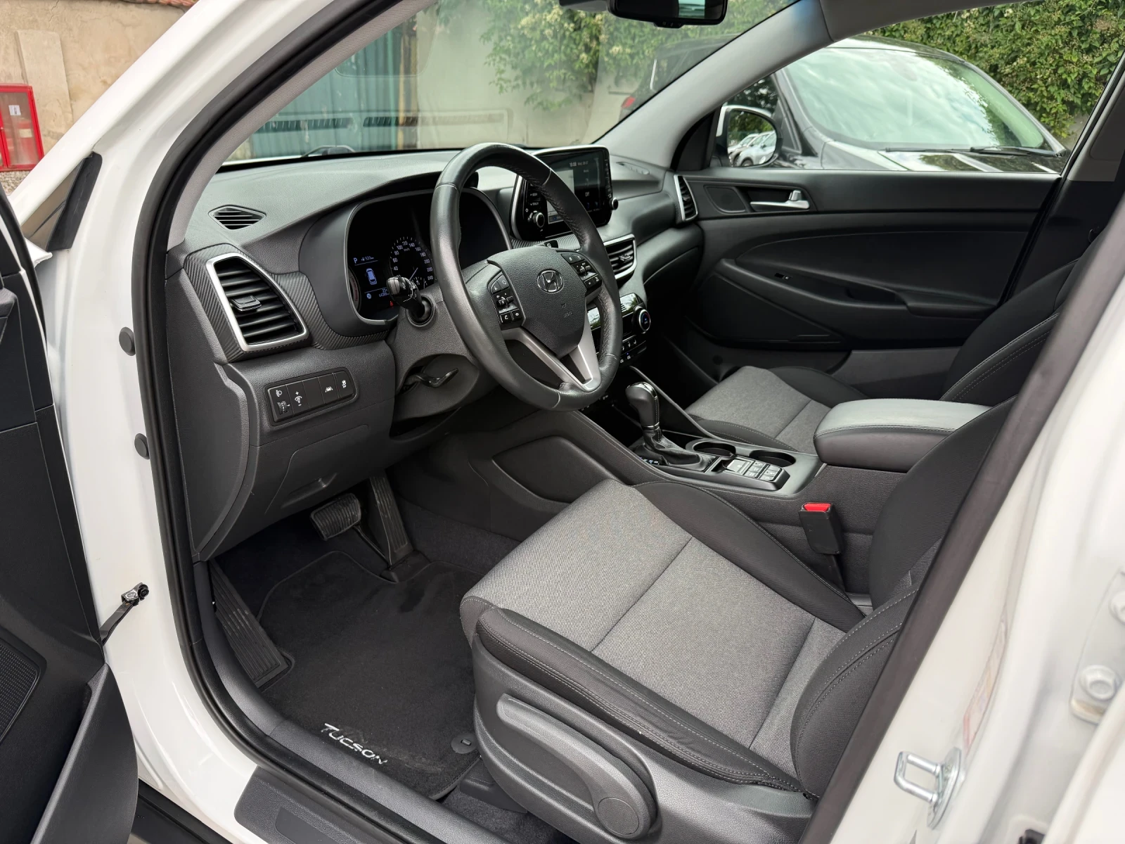 Hyundai Tucson 1.6CRDI Origo - 64000kм! - Facelift - АВТОМАТИК, снимка 8 - Автомобили и джипове - 55215917