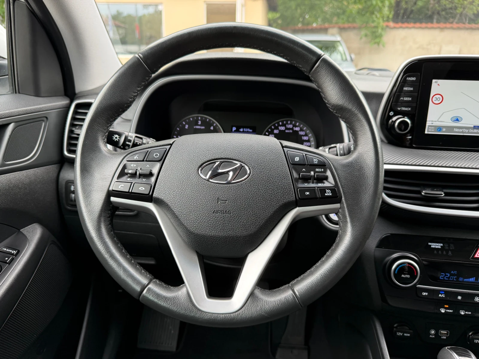 Hyundai Tucson 1.6CRDI Origo - 64000kм! - Facelift - АВТОМАТИК, снимка 12 - Автомобили и джипове - 55215917