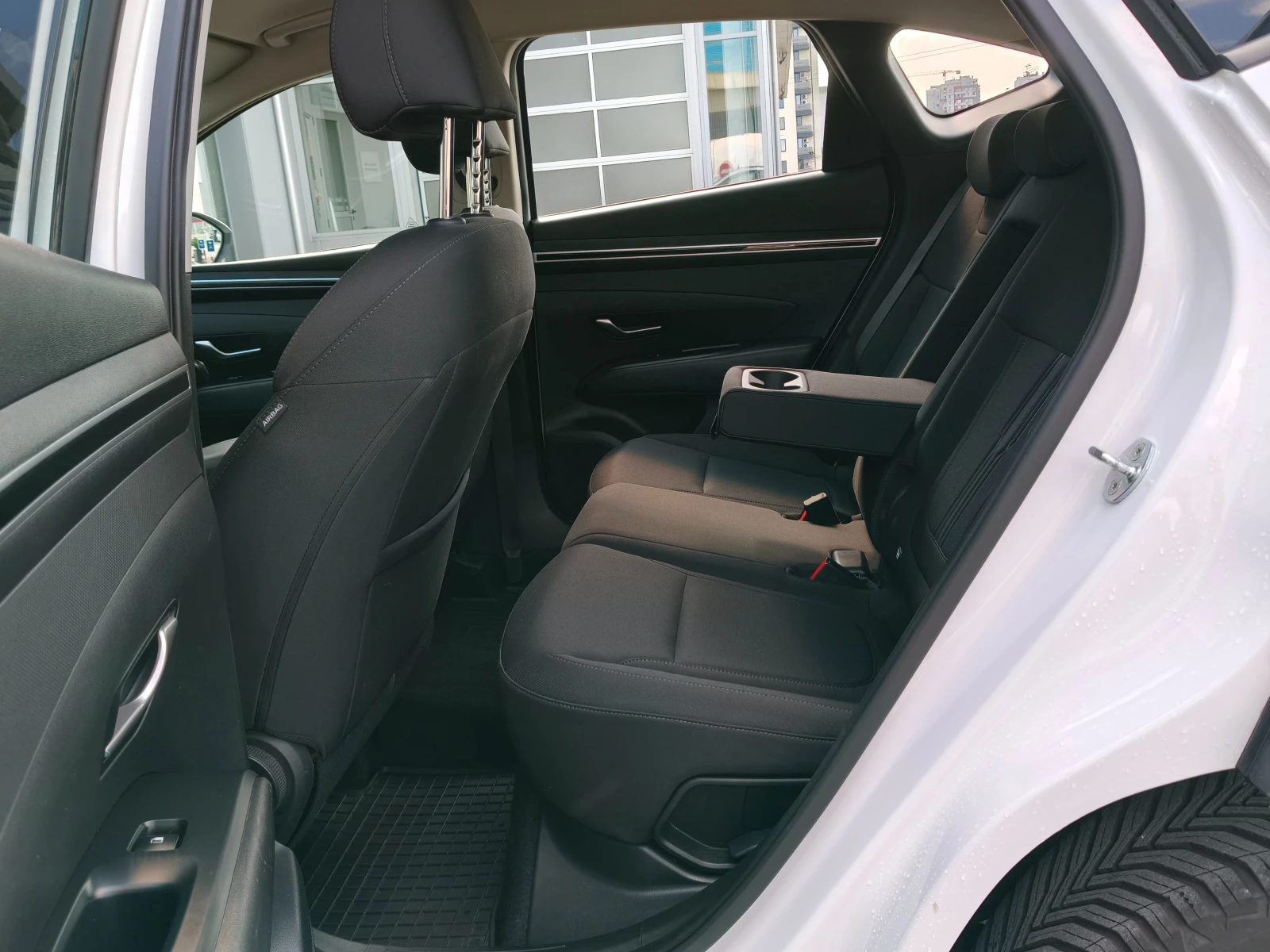 Hyundai Tucson COMFORT, снимка 12 - Автомобили и джипове - 55439550