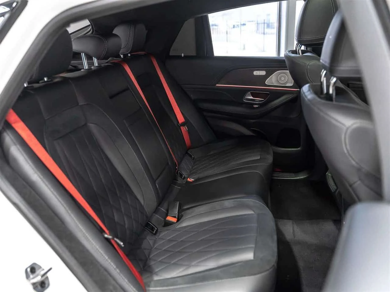 Mercedes-Benz GLE * AMG 63 S| COUPE| NIGHT PKG| IDP| MASSAGE| TECH| , снимка 15 - Автомобили и джипове - 55498570