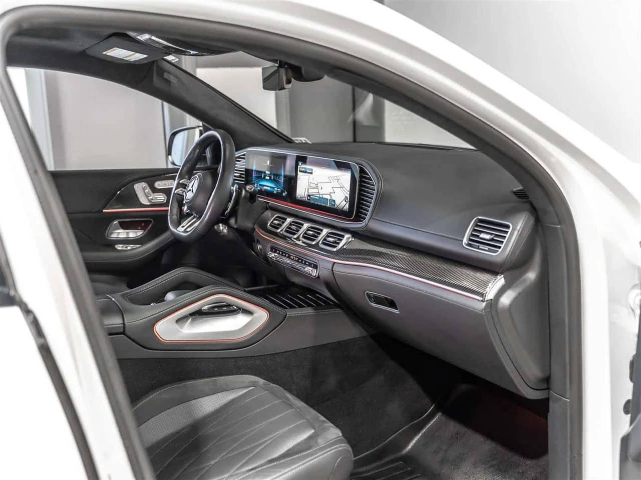 Mercedes-Benz GLE * AMG 63 S| COUPE| NIGHT PKG| IDP| MASSAGE| TECH| , снимка 12 - Автомобили и джипове - 55498570