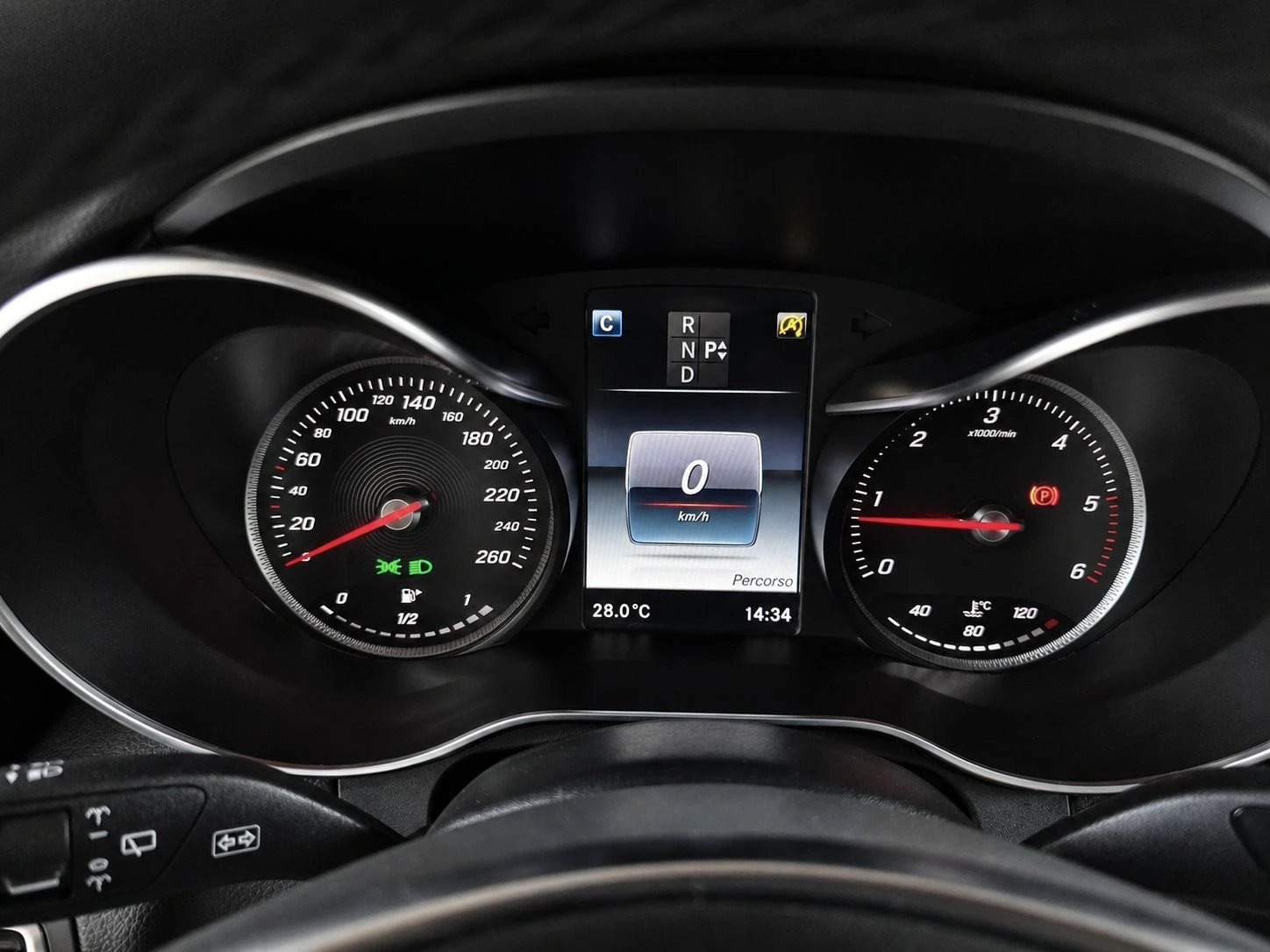 Mercedes-Benz GLC 220 AMG LINE/GERMANY/MULTIBEAM/AIRMATIC/BURMESTER/LIZI, снимка 10 - Автомобили и джипове - 55817800