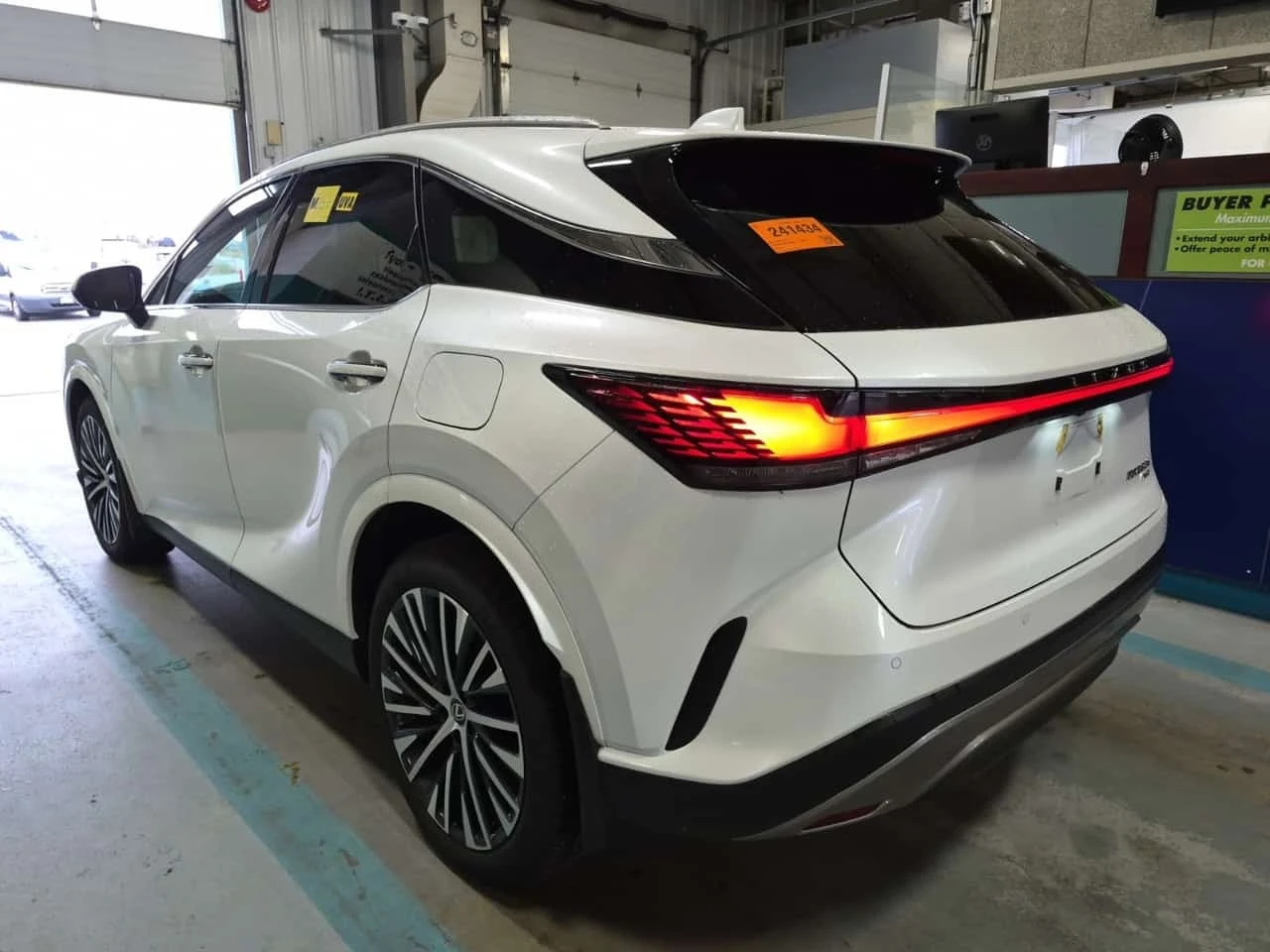 Lexus RX 350h * AWD * CARFAX * , снимка 4 - Автомобили и джипове - 56249600